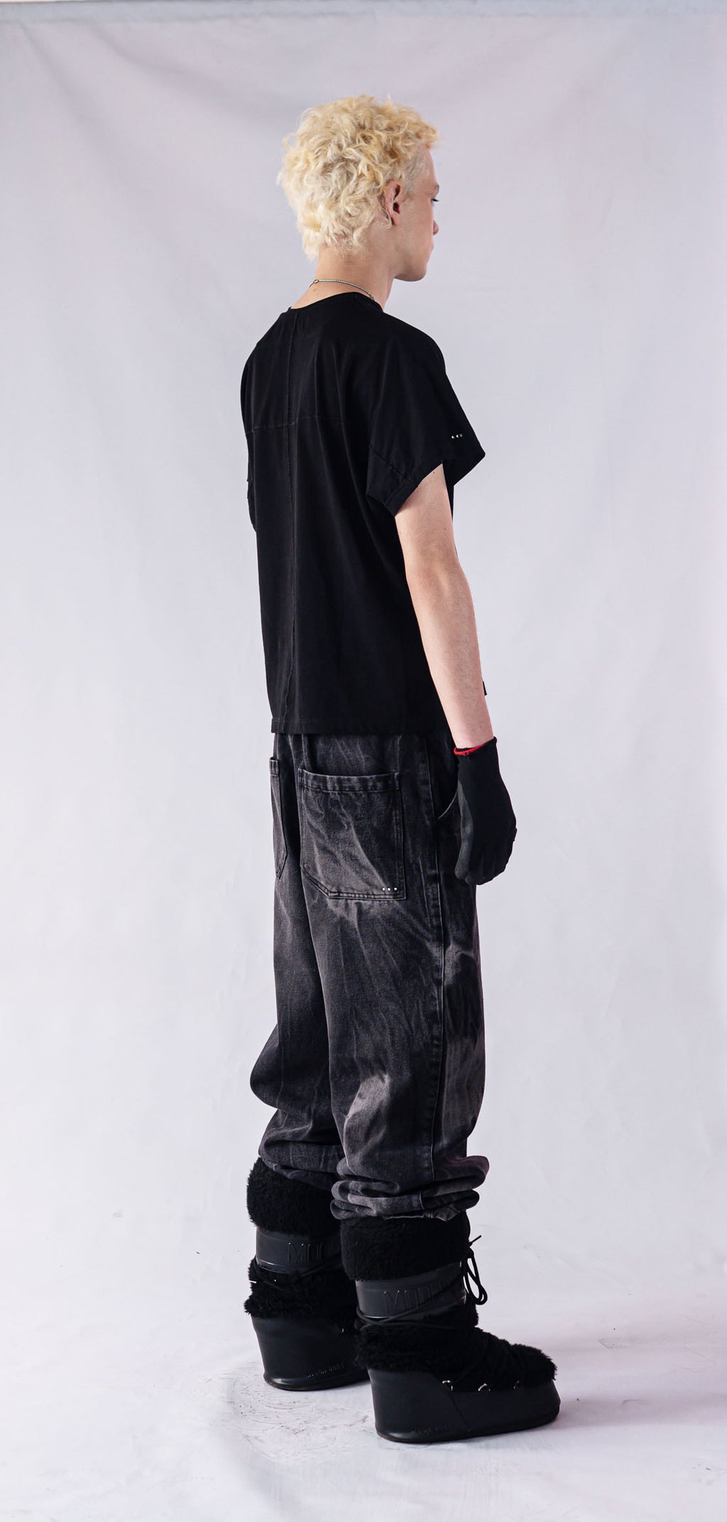 SANTSKY BLACK T-SHIRT